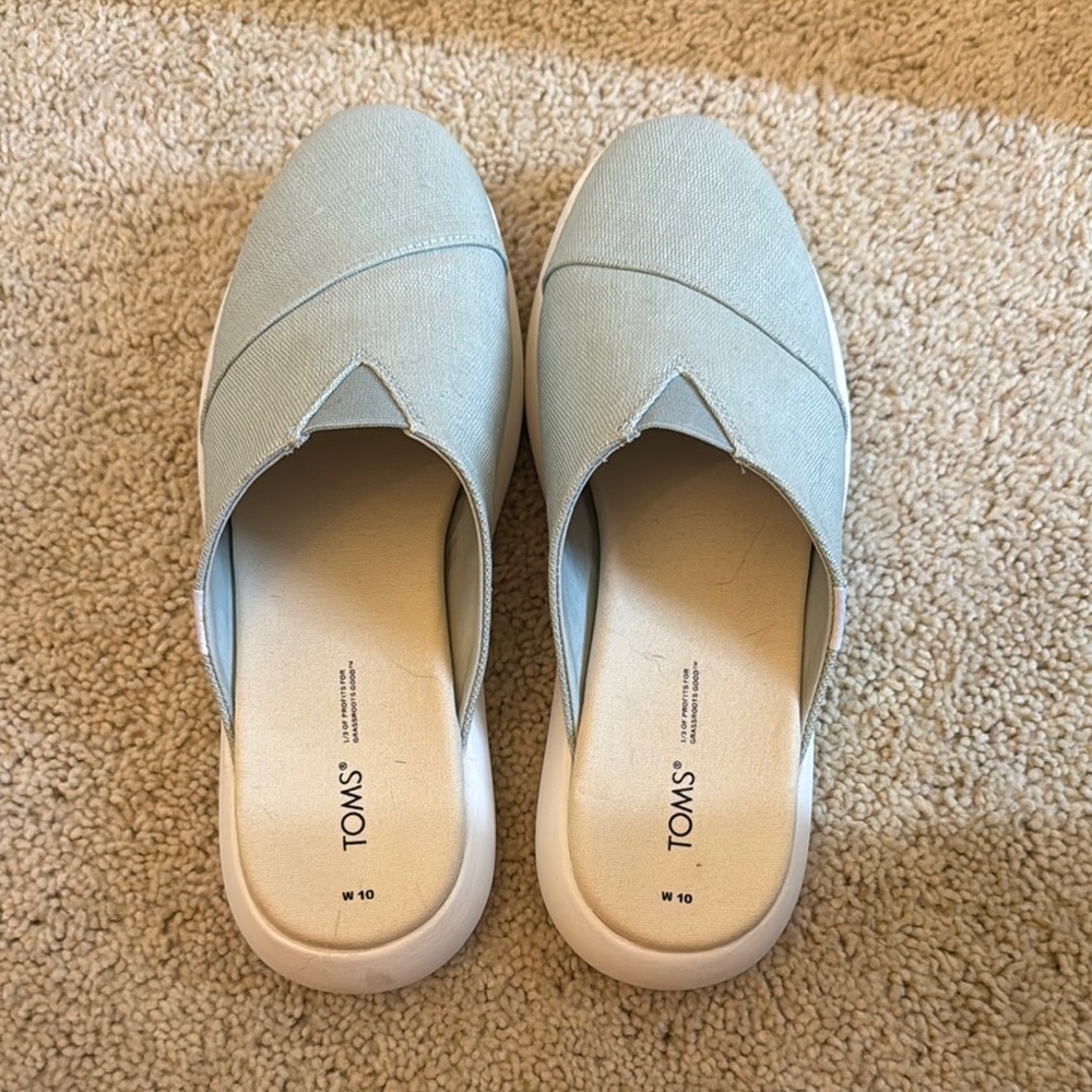 TOMS Women's Light Blue Slip-On Shoes